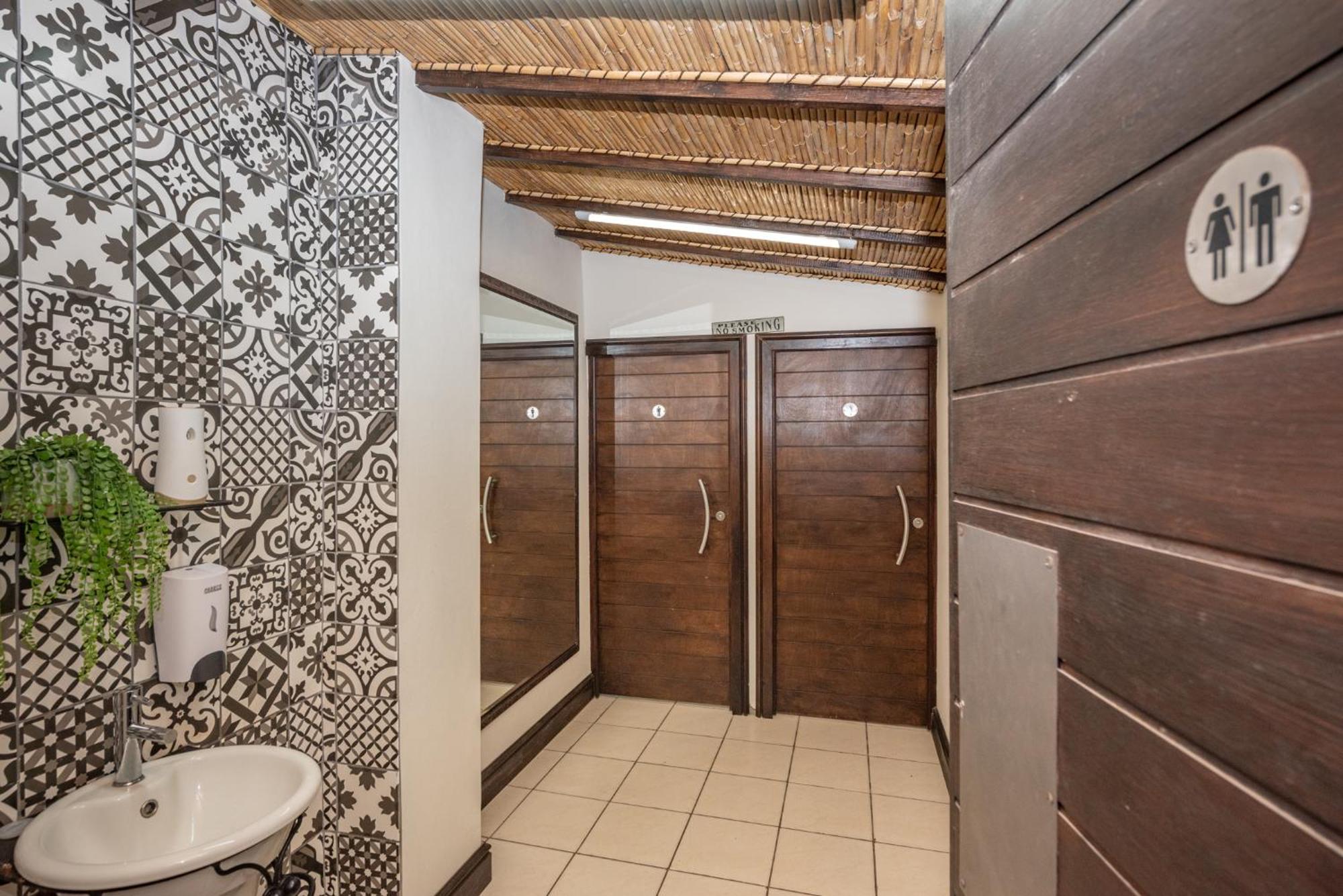 Onse Khaya Lodging And Conferencing Порт-Элизабет Экстерьер фото